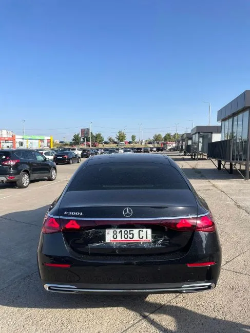 Mercedes-Benz E 260  Image 3