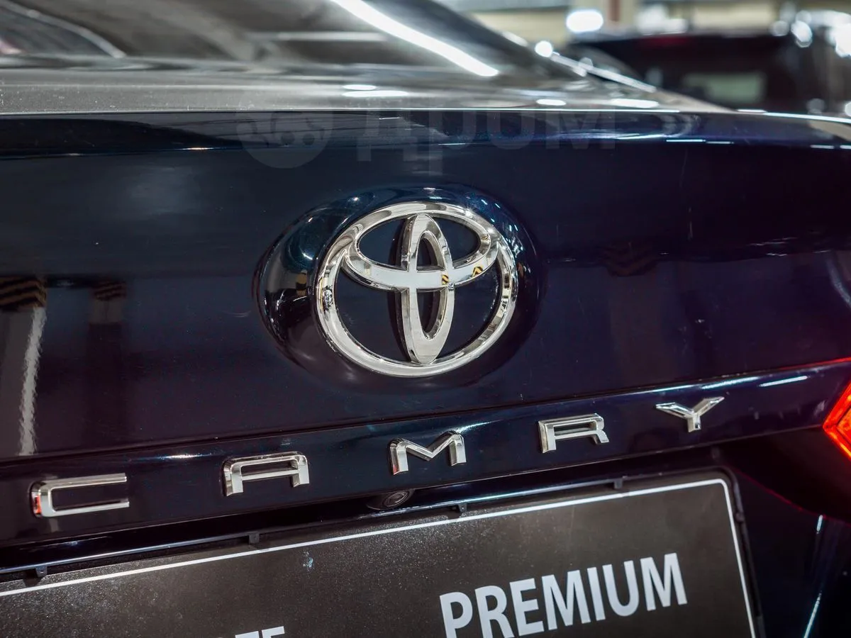 Toyota Camry  Image 7