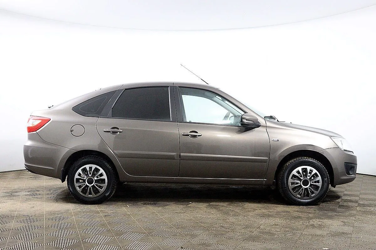 Лада Гранта  Image 4