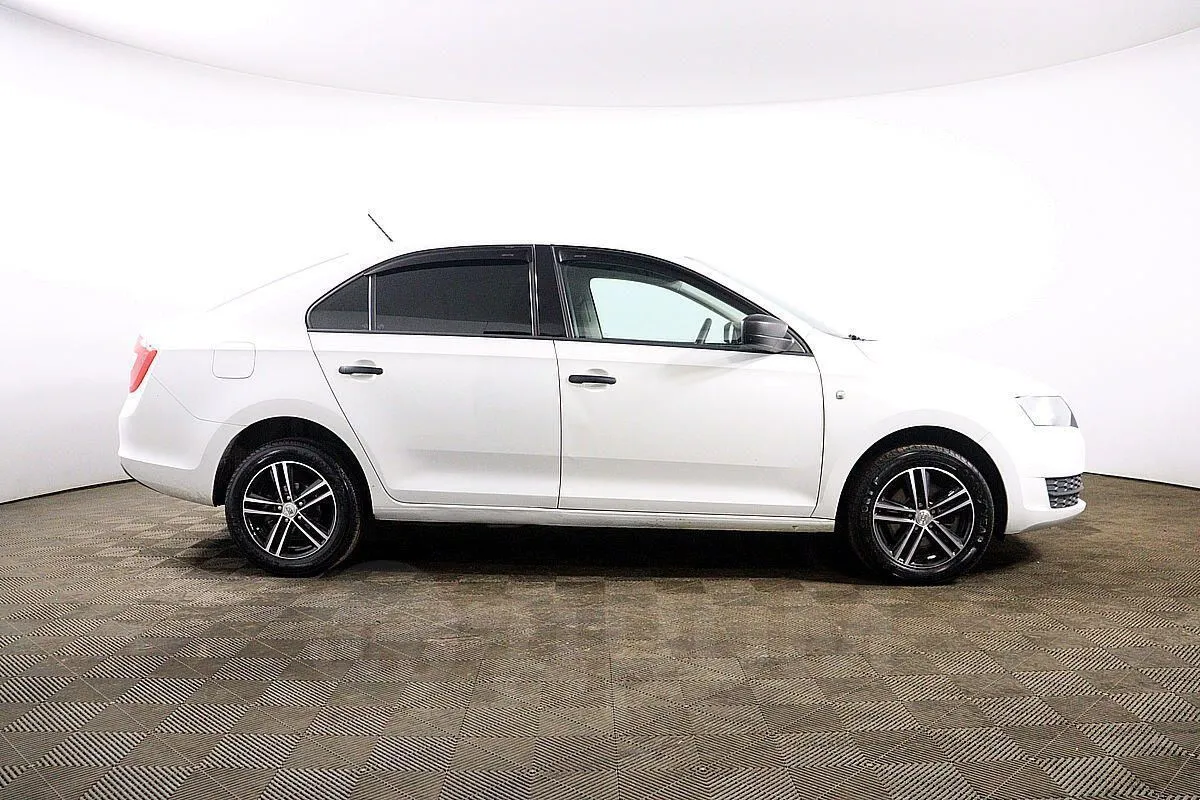 Skoda Rapid  Image 4