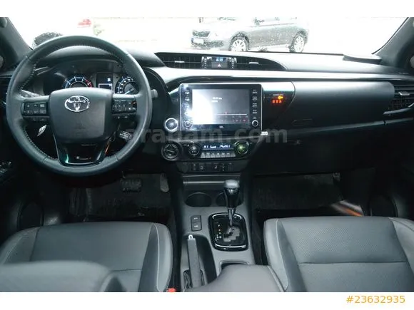 Toyota Hilux 2.8 D-4D Image 6