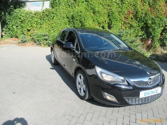 Opel Astra 1.4 T Sport Image 2