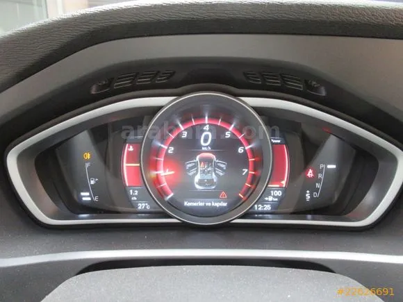 Volvo V40 Cross Country 1.5 T3 Advance Image 10