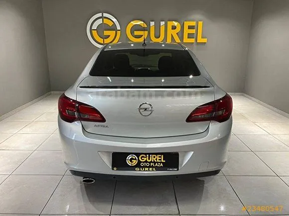 Opel Astra 1.4 T Edition Plus Image 2