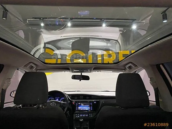 Toyota Auris 1.4 D-4D Advance Skypack Image 4