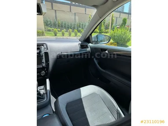 Volkswagen Jetta 1.6 TDi Comfortline Image 9