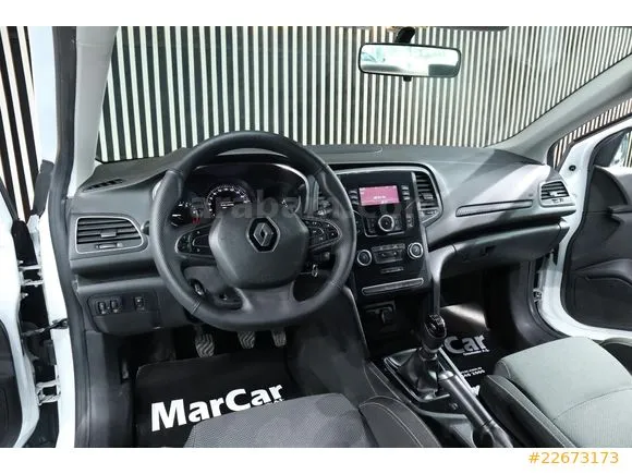 Renault Megane 1.5 dCi Joy Image 10