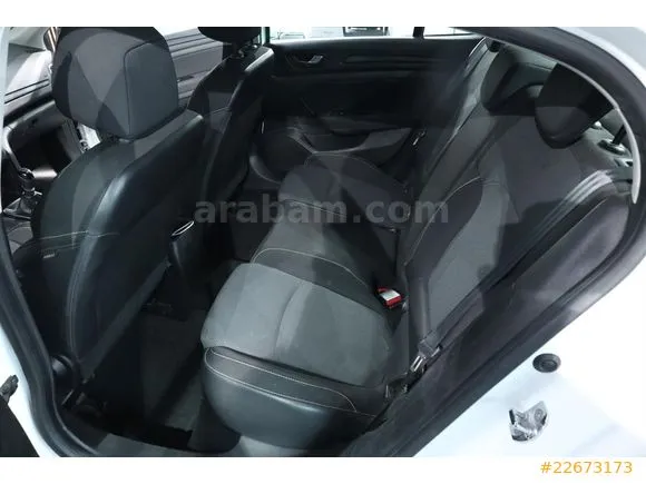 Renault Megane 1.5 dCi Joy Image 9