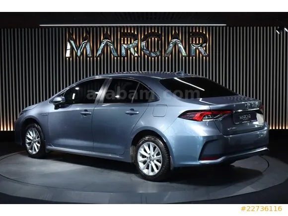 Toyota Corolla 1.8 Hybrid Dream Image 4