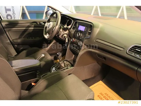 Renault Megane 1.6 Joy Image 9